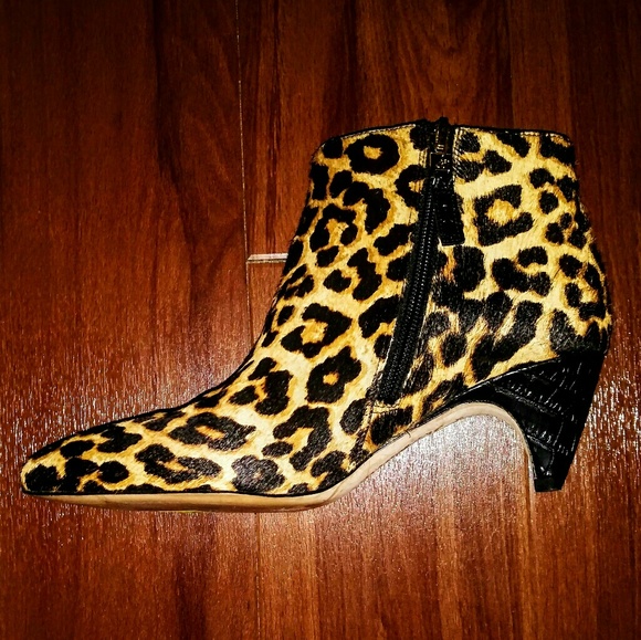 Sam Edelman "Lucy" Leopard Print Booties - Picture 8 of 8